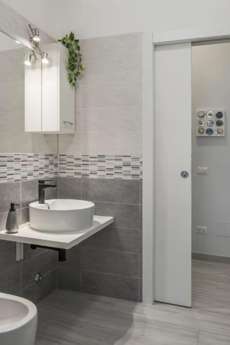 Apartamento Ca' Lucia - Affitti Brevi Italia Milán Exterior foto
